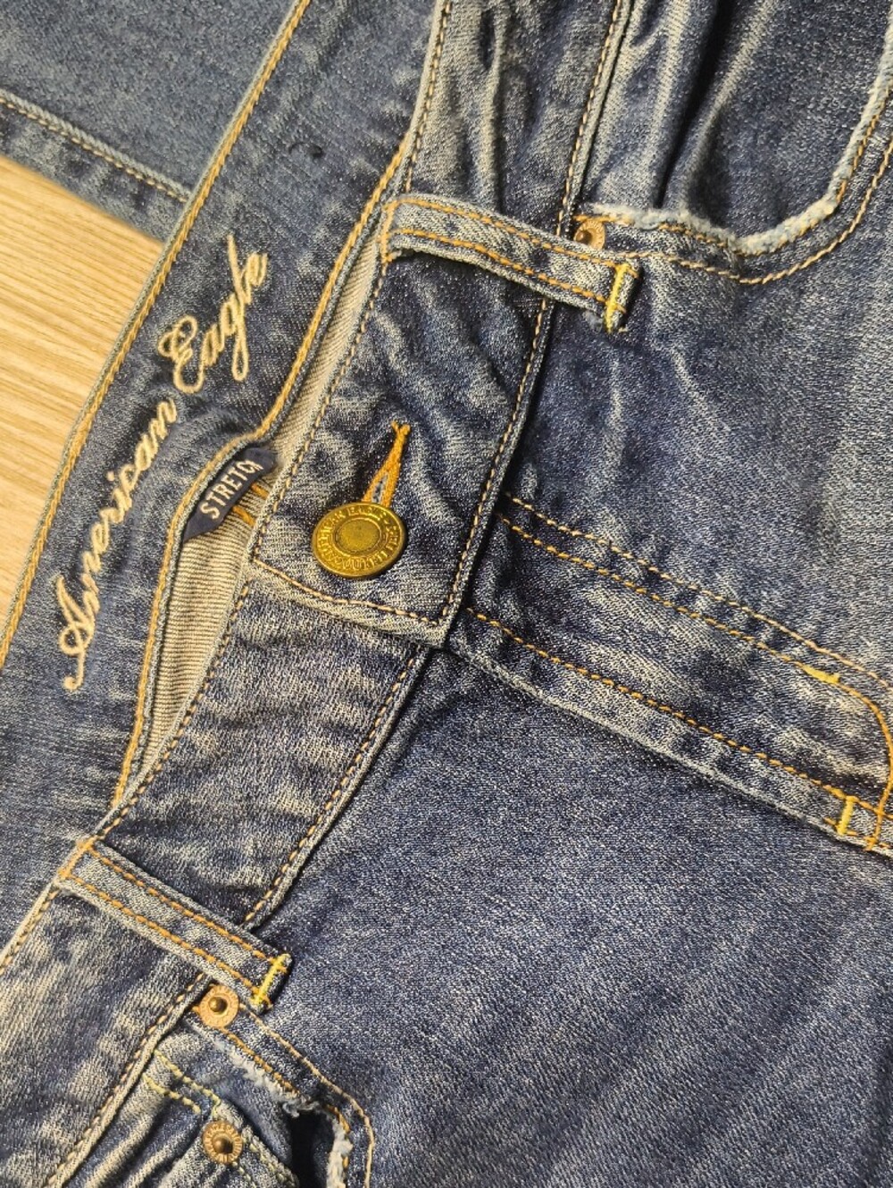 S1116 Low Rise Boyfriend w/31.5" Inseam👖American Eagle Women's Size 12 Jeans